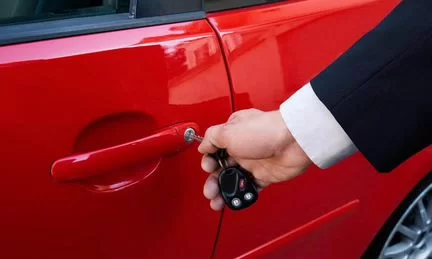Услуги по вскрытию дверей автомобиля