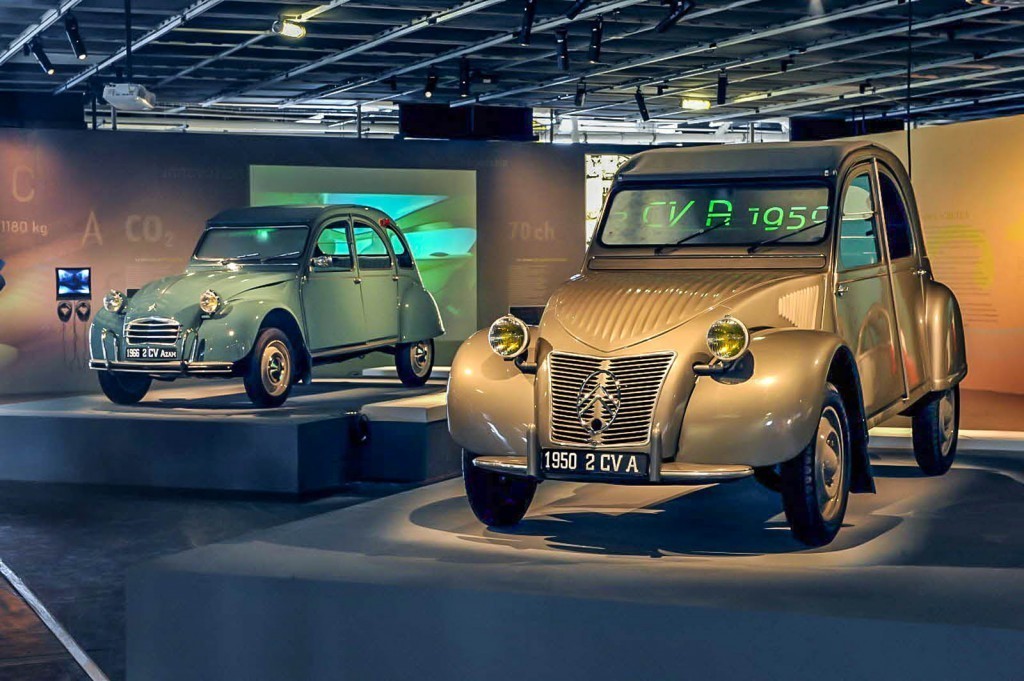 Citroen 2CV — легендарная модель фото