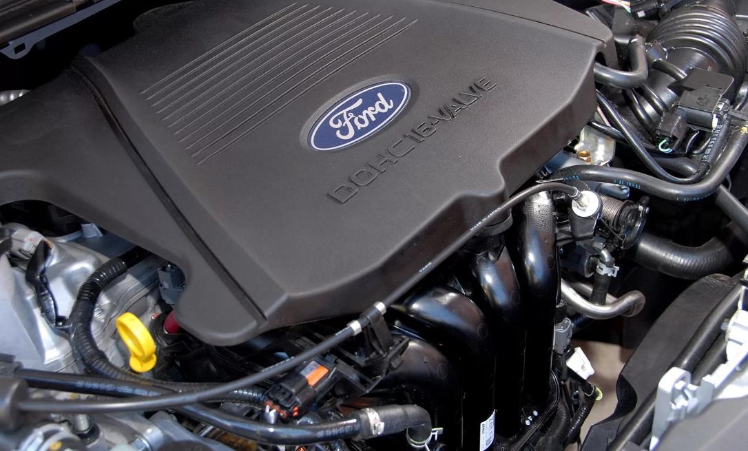 Защита подкапотного пространства Ford Focus 3 от загрязнения фото