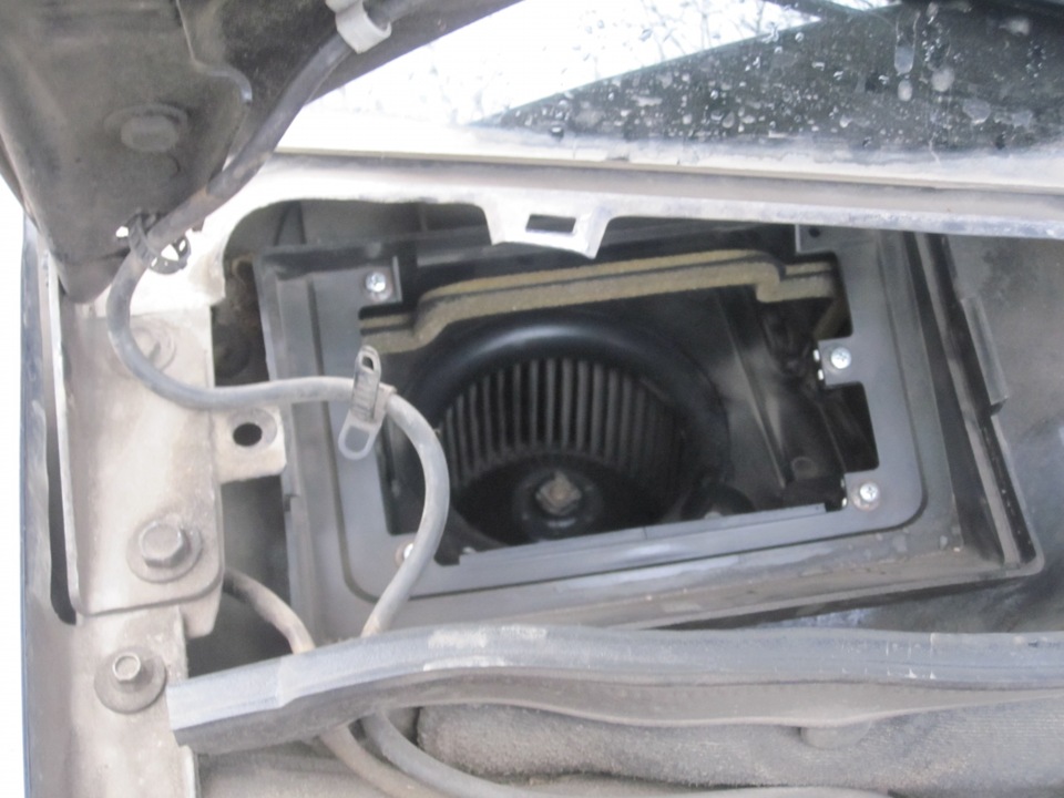 Как заменить вентилятор отопителя Renault Logan? фото