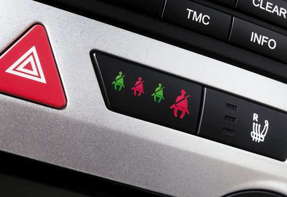 Есть ли подсветка кнопки аварийной сигнализации на Kia Sportage III? фото