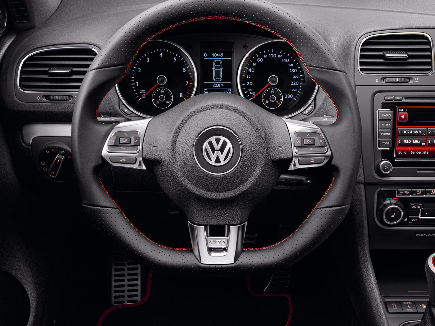 Стоит ли устанавливать кнопки управления на рулевое колесо VW Golf 6? фото