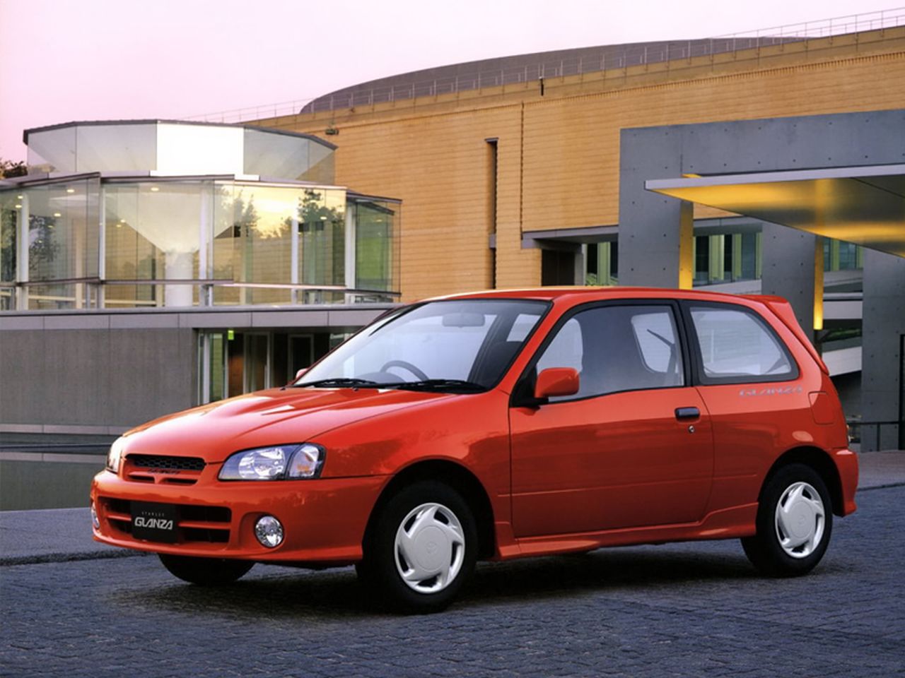 Toyota Starlet — описание модели фото