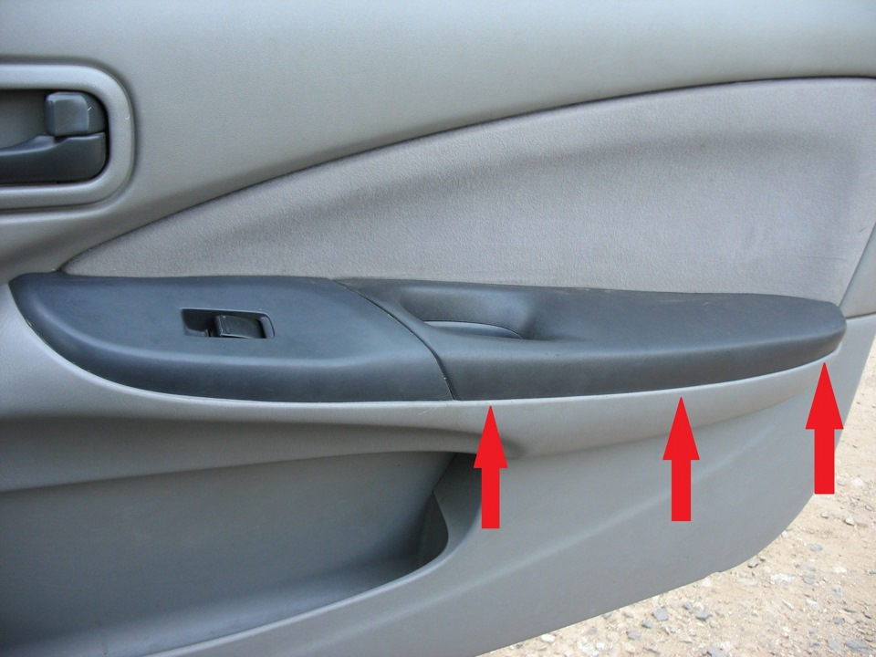 Почему просела водительская дверь в Hyundai Accent фото