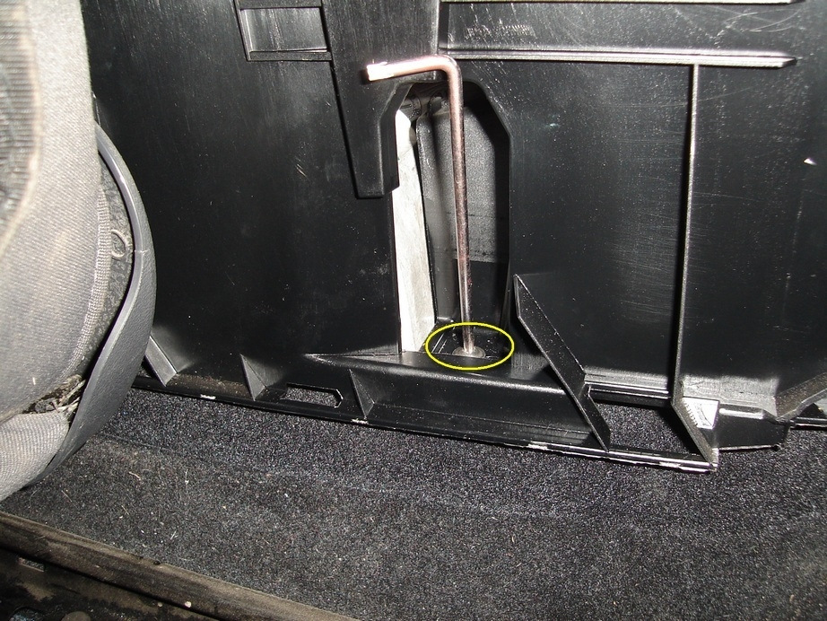 Оригинальный набор для установки ящика под сиденье Volkswagen Jetta VI фото