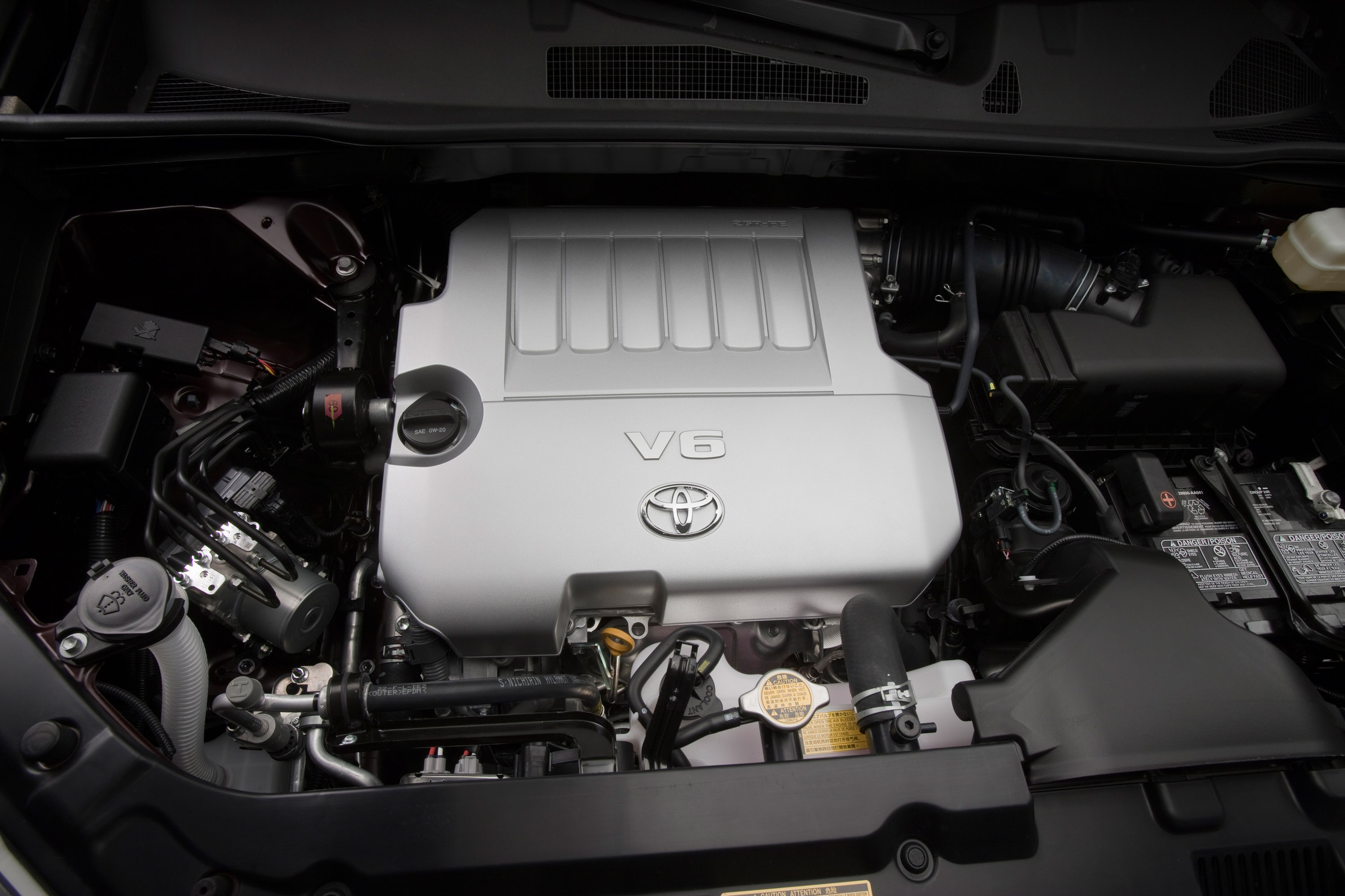Как безопасно помыть двигатель и подкапотное пространство Toyota Highlander II фото