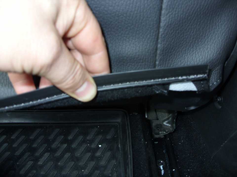 Как установить крючки в багажник Opel Astra J GTC? фото