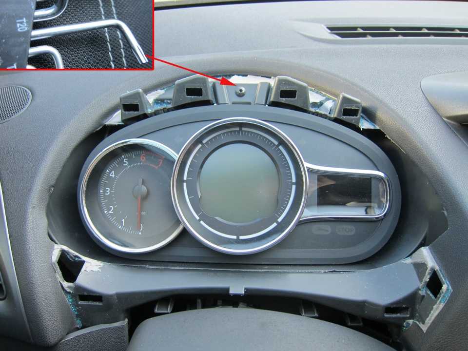 «Сверчки» передней панели Renault Duster фото