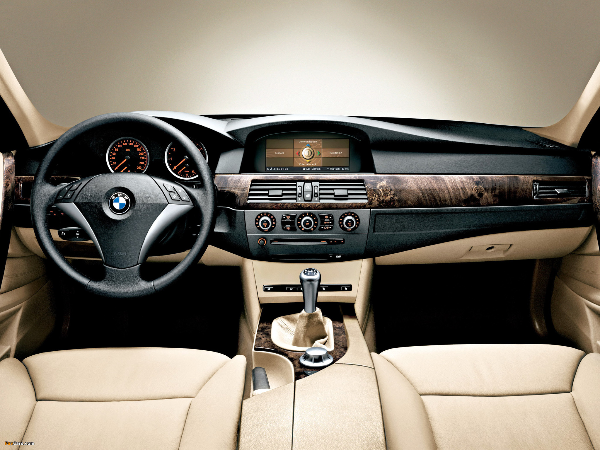Какие функции выполняет система Servotronic и входит ли она в стандартную комплектацию BMW 5 E60 фото