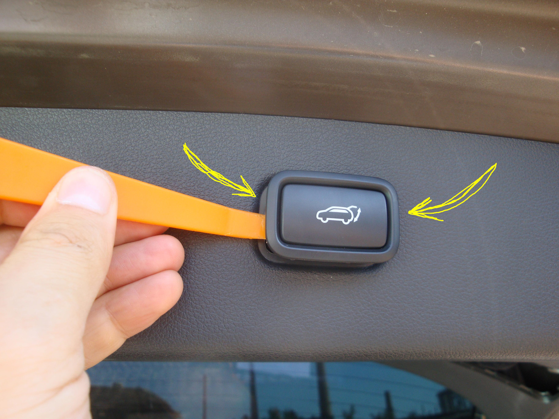 Можно ли поставить Hyundai Tucson на сигнализацию, когда открыта дверь или багажник фото