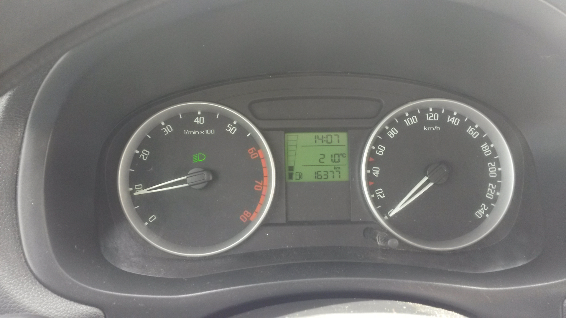 Термометр в Hyundai Tucson неправильно показывает температуру на улице