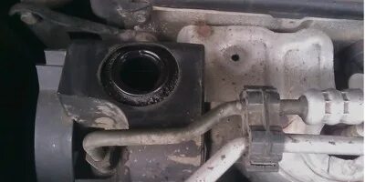 Вытекла жидкость гидроусилителя руля на Peugeot 206 фото