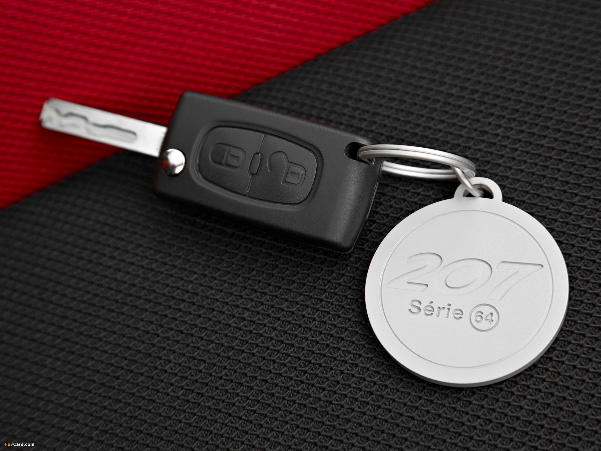 Можно ли заказать дубликат ключа от Peugeot 207 у официального дилера фото