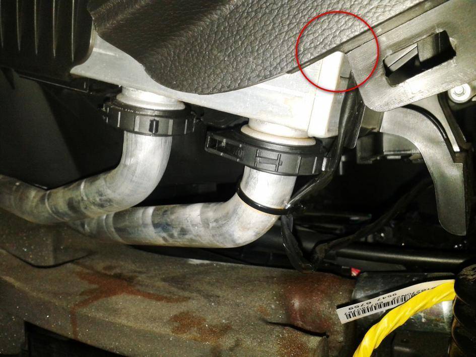 Дополнительная защита трубки кондиционера на Chevrolet Captiva фото