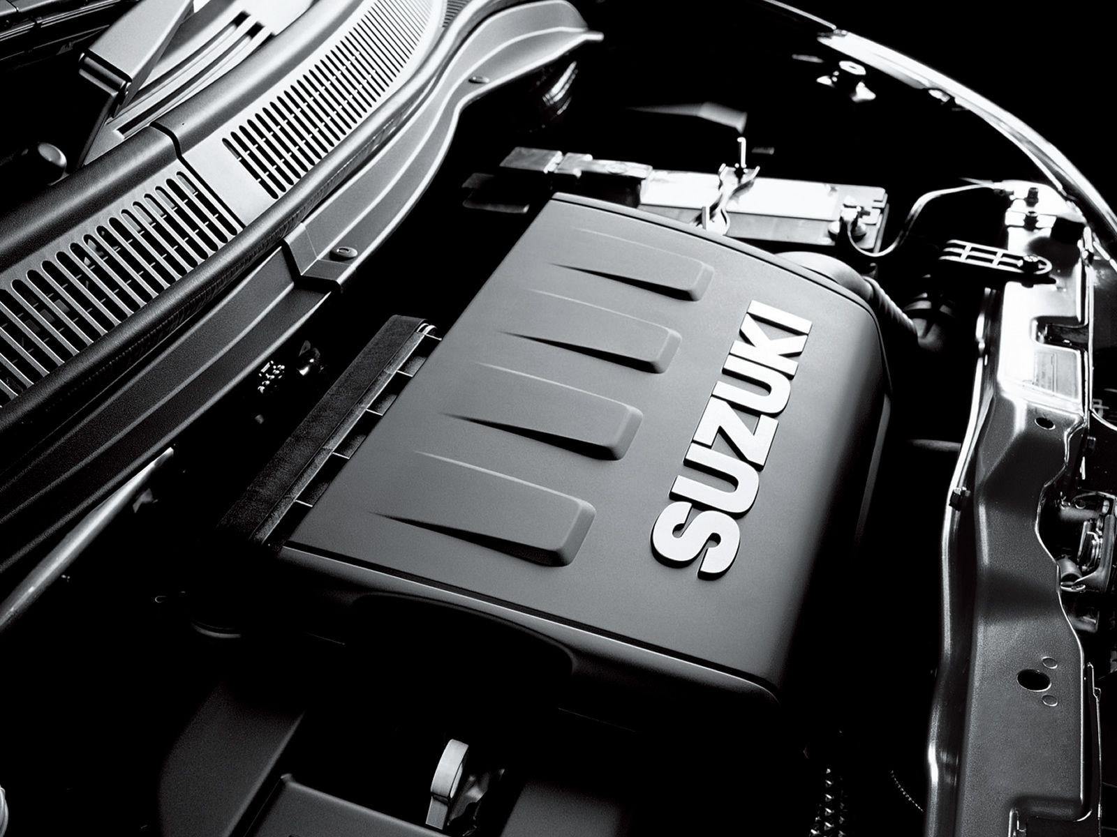 Освещение моторного отсека на Suzuki Swift II фото