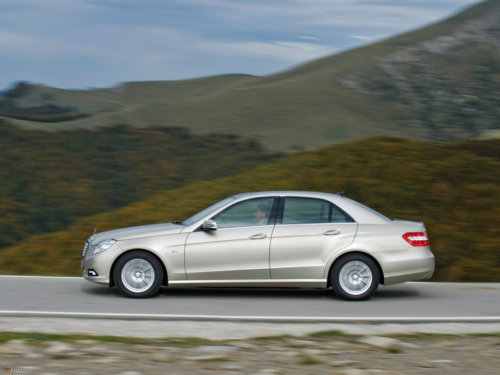 Можно ли поставить на Mercedes E-Class (W212) зимний комплект колес одинаковой ширины фото