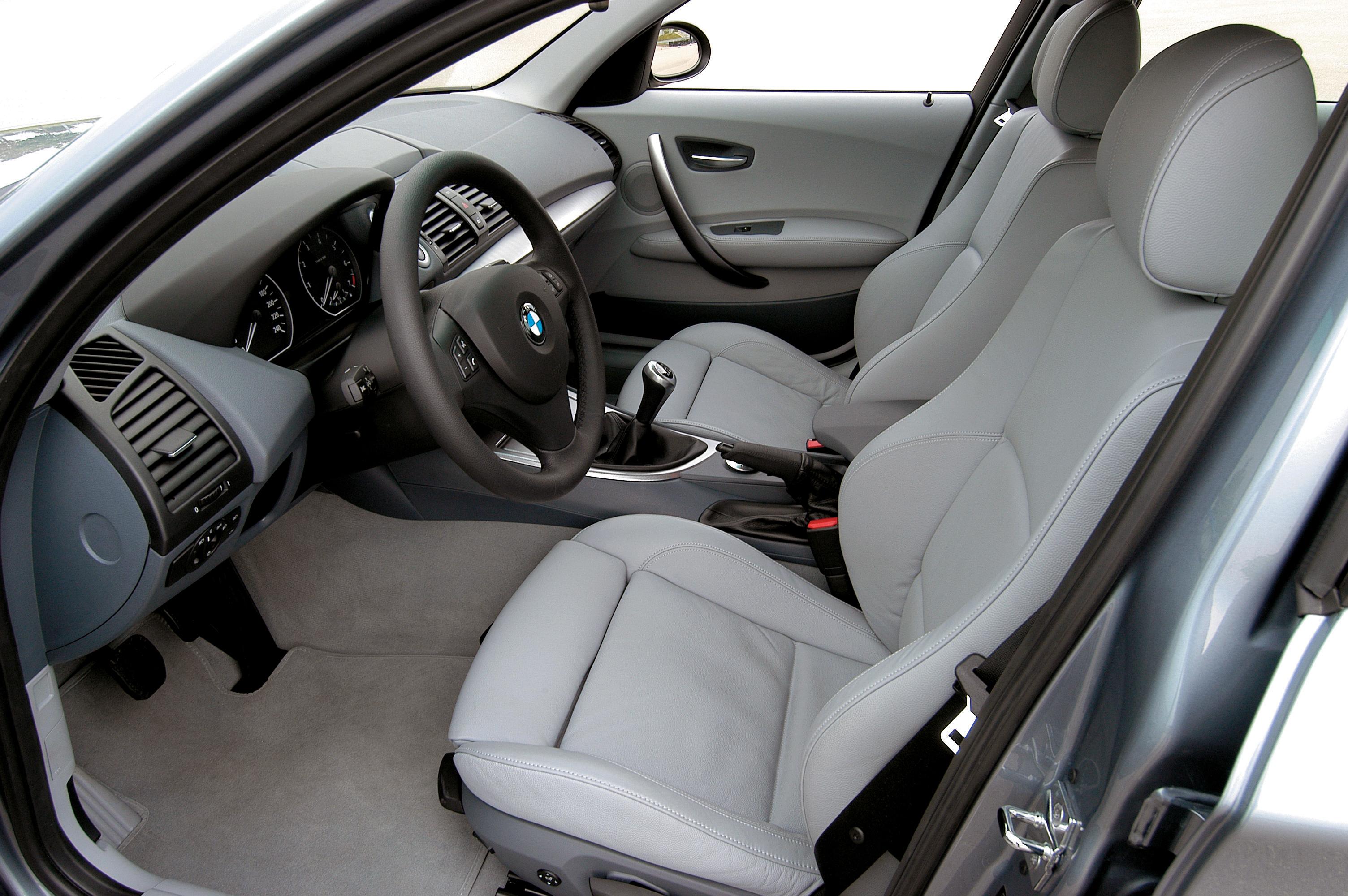 Вода под ковриками передних сидений BMW 1-Series Е87 фото