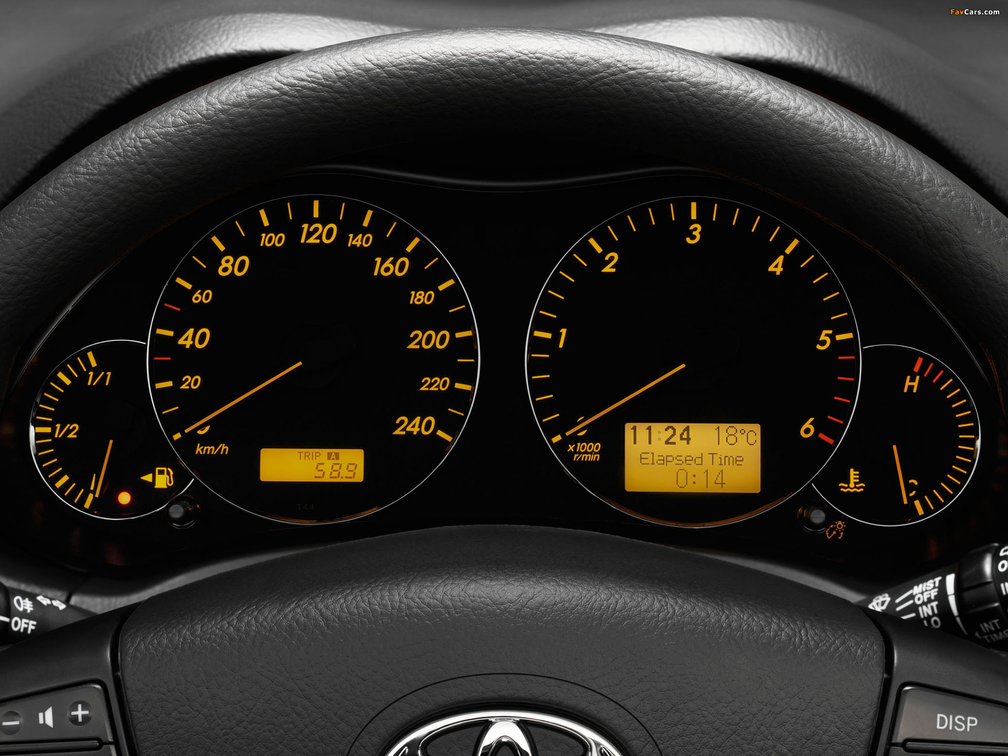 Загорелась надпись на Toyota Avensis 2 «Проверьте ручной тормоз» фото