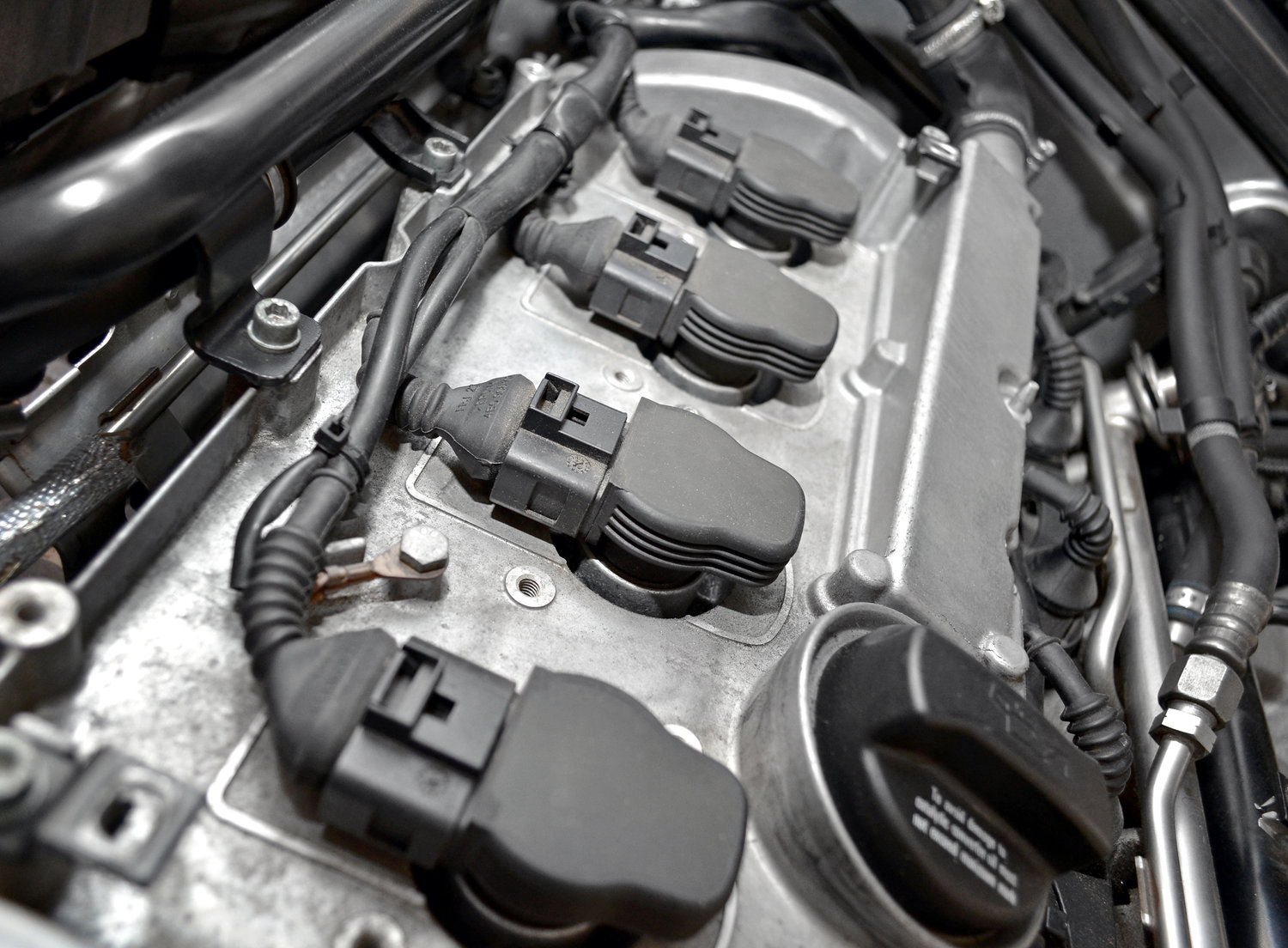 Замена катушек зажигания на Toyota Avensis 2 фото