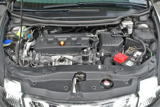 Регулировка капота на Honda Civic VIII фото