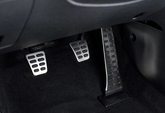 Снятие и установка педали тормоза на Mazda 3 (I) фото