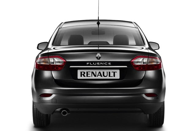 Останутся ли отверстия, если снять значок Renault и надпись Fluence сзади? фото
