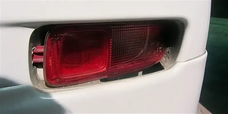 Замена заднего противотуманного фонаря на дополнительный фонарь заднего хода на Mazda 6 II фото
