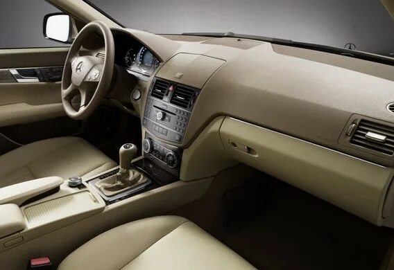 Различия салонов между комплектациями Mercedes-Benz C-Klasse (W204) Classic, Elegance и Avangarde фото
