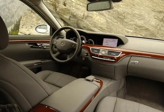 Особенности использования на Mercedes-Benz S-klasse (W221) системы Splitview фото