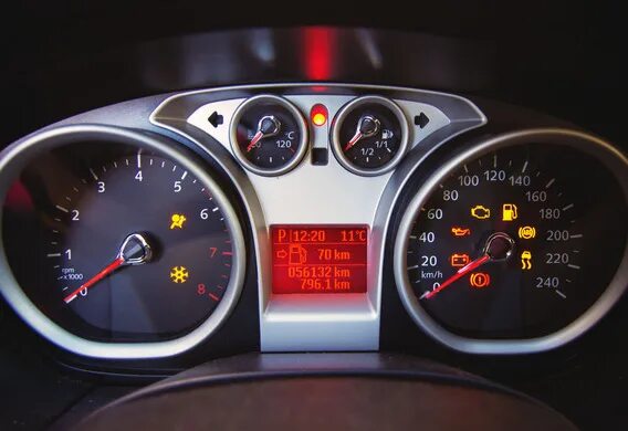 Что означает контрольная лампа Check Fuel Cap на Ford Focus 1? фото